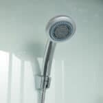 Rubinetto doccia per benessere in bagno, moderno e in acciaio inox.